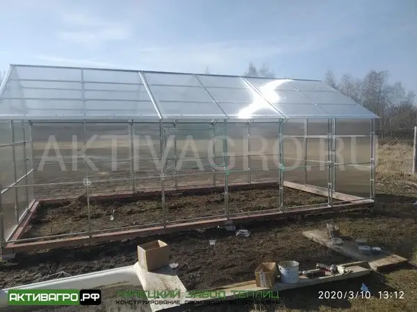 Теплица «Ударница Англичанка», ширина 2.5/3 м, труба 20х20 + 20х20 Теплица «Ударница Англичанка», ширина 2.5/3 м, труба 20х20 + 20х20